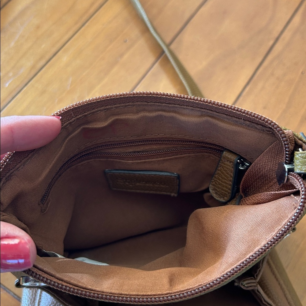Stylish Tan Crossbody Bag - Picture 4 of 5